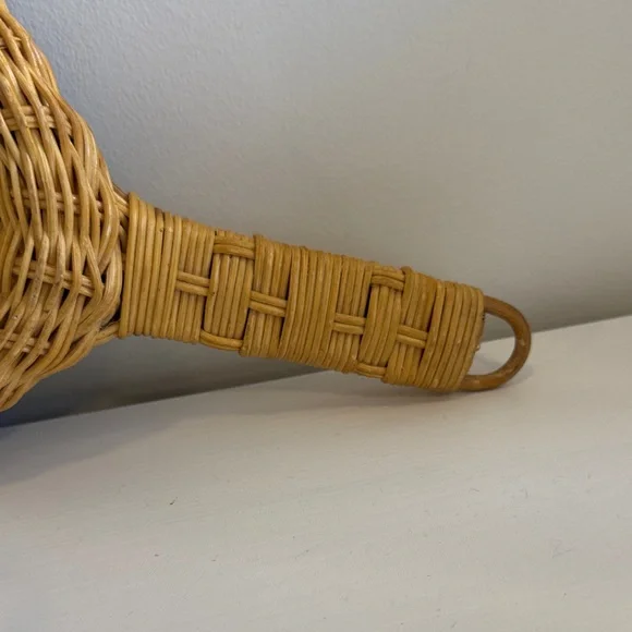 Vintage/Retro Beachy Boho Handheld Wicker Mirror - Picture 3 of 8